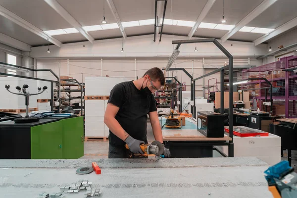 Heavy Industry Engineering Factory Interior Industrial Worker Using Angle Grinder — Φωτογραφία Αρχείου