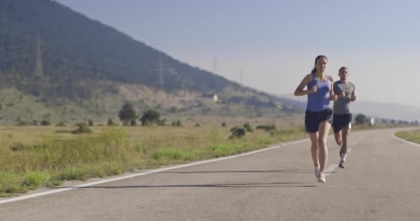 Zeitlupenaufnahmen Sportlicher Paare Beim Morgendlichen Joggen Freien Trailrunning Erfahrung Der — Stockvideo