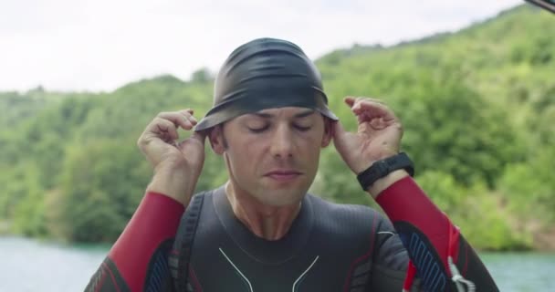 Triatlon Úszó Férfi Férfi Triatlon Úszó Portré Óceáni Úszás Edzés — Stock videók