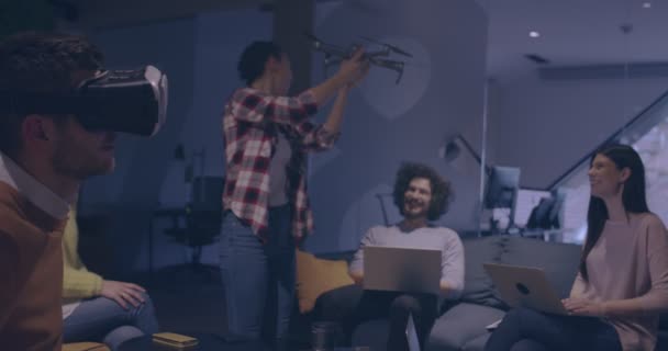 Homme Affaires Handicapé Fauteuil Roulant Travail Dans Bureau Moderne Coworking — Video