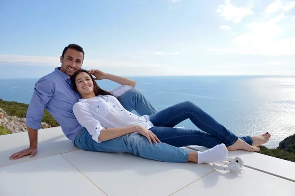 Couple at terrace — Stock Photo, Image