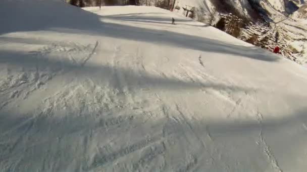Лыжник — стоковое видео
