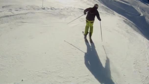 Ski sport man — Stockvideo