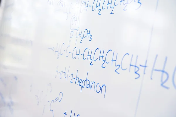 Estrutura química da molécula na placa branca — Fotografia de Stock