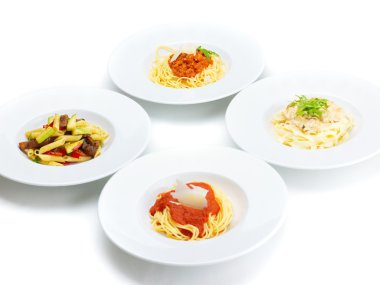 makarna peynir, tavuk ve mantar ile