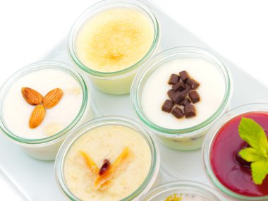 Cam bardak lezzetli tatlılar