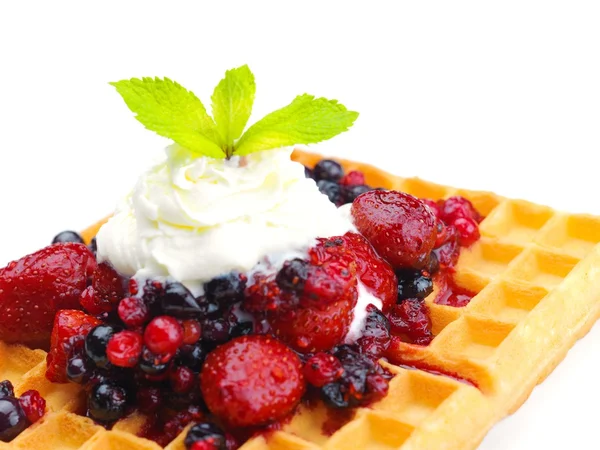 Waffels with  ice-cream and fruits — Stock Photo, Image