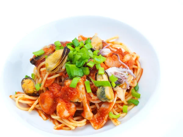 Pasta with shrimps, herbs and mashrooms — Stock Photo, Image