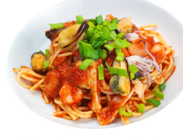 Pasta with shrimps, herbs and mashrooms — Stock Photo, Image