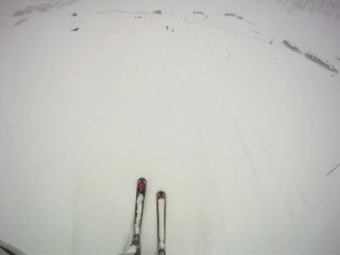 Fotoğraf makinesi ile onun kask yokuş kayakçı