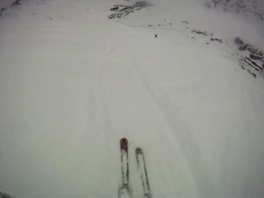 Fotoğraf makinesi ile onun kask yokuş kayakçı