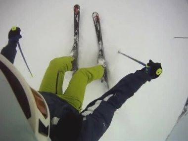 Fotoğraf makinesi ile onun kask yokuş kayakçı