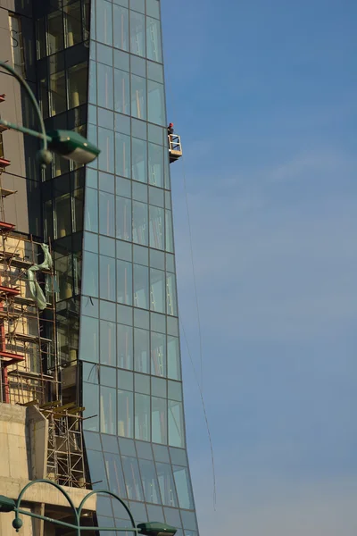 Exterior do moderno edifício de escritórios de negócios — Fotografia de Stock