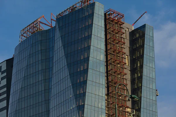 Exterior do moderno edifício de escritórios de negócios — Fotografia de Stock