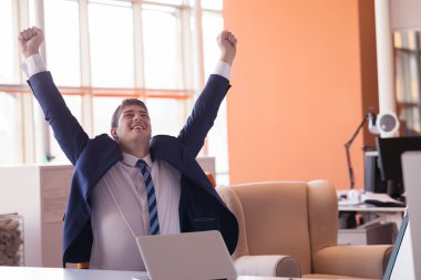 Ofisteki iş adamı.