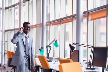 Afrika kökenli Amerikalı işadamı talk telefon tarafından