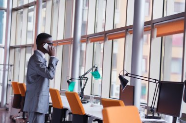 Afrika kökenli Amerikalı işadamı talk telefon tarafından