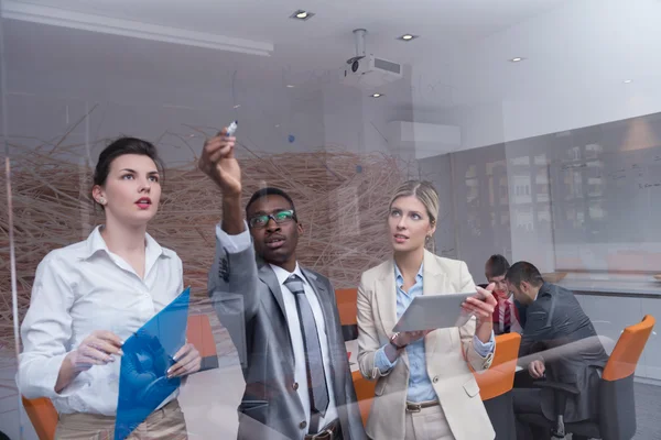 Gruppo di giovani imprenditori all'incontro — Foto Stock