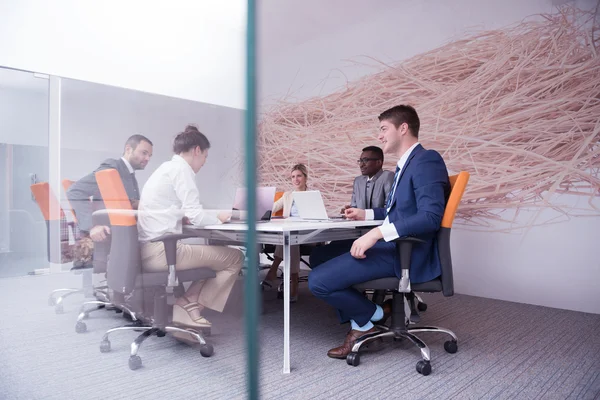 Empresários, equipa no escritório — Fotografia de Stock