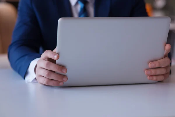 Empresário no escritório — Fotografia de Stock