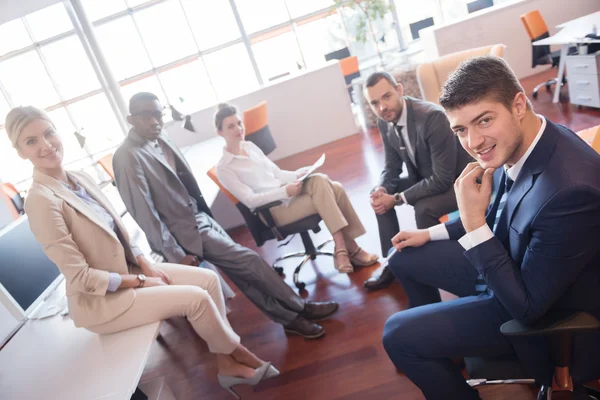 Personnel d'affaires, équipe au bureau — Photo