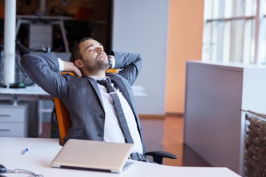 Ofisteki iş adamı.