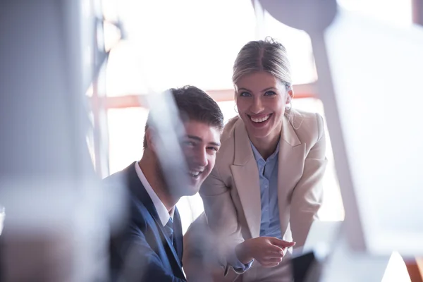 Geschäftsleute-Team im Büro — Stockfoto