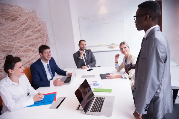 Affärsmän, teamet på kontoret — Stockfoto