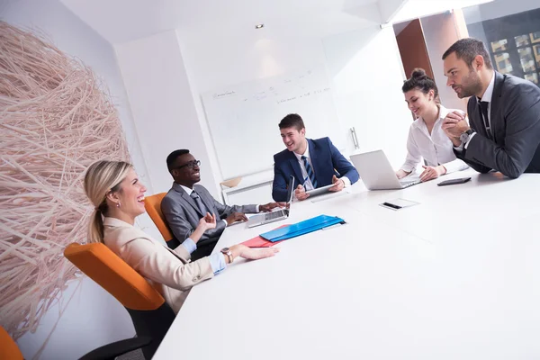 Empresários, equipa no escritório — Fotografia de Stock