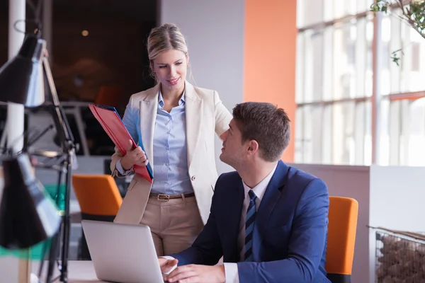 Business folk teamet på kontoret — Stockfoto