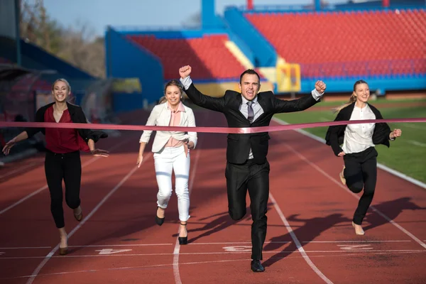 Gente de negocios corriendo en pista de carreras —  Fotos de Stock