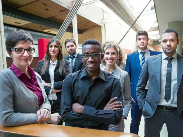 Equipo de jóvenes empresarios —  Fotos de Stock