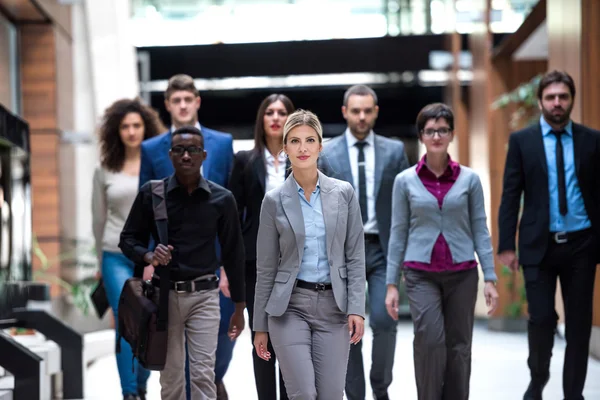 Equipo de jóvenes empresarios — Foto de Stock