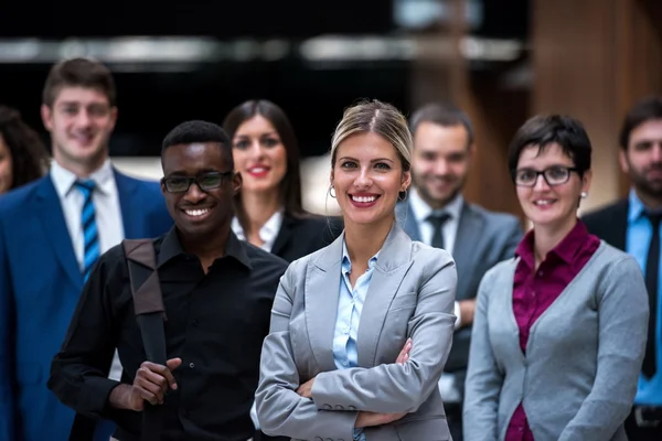 Equipo de jóvenes empresarios —  Fotos de Stock