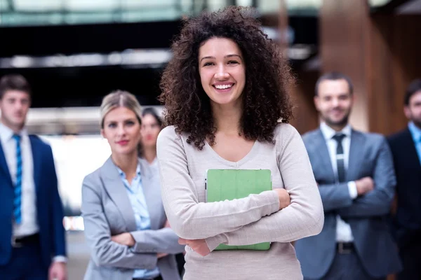 Équipe de jeunes entrepreneurs — Photo