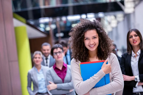 Équipe de jeunes entrepreneurs — Photo