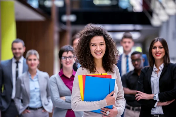 Équipe de jeunes entrepreneurs — Photo