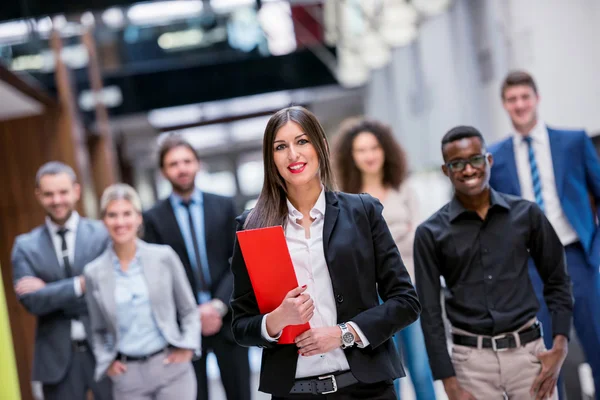 Équipe de jeunes entrepreneurs — Photo