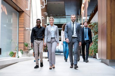 genç iş insanlar takım