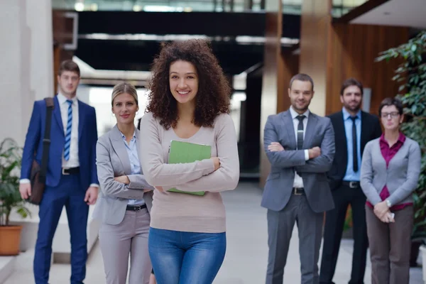 Team junger Geschäftsleute — Stockfoto