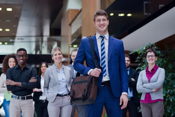 Équipe de jeunes entrepreneurs — Photo