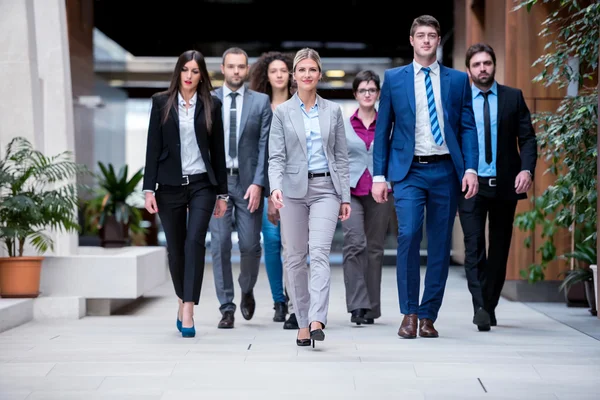 Equipa de jovens empresários — Fotografia de Stock