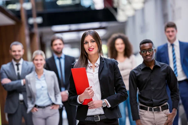 Équipe de jeunes entrepreneurs — Photo