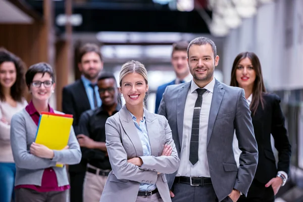 Equipo de jóvenes empresarios — Foto de Stock