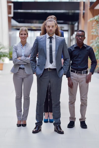 Équipe de jeunes entrepreneurs — Photo