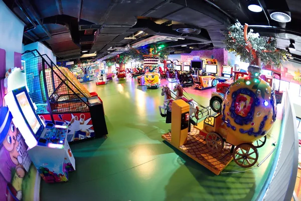 Zona de juegos en el centro comercial — Foto de Stock