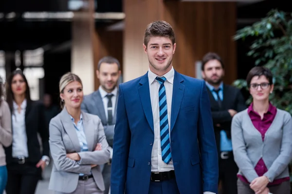 Equipo de jóvenes empresarios —  Fotos de Stock