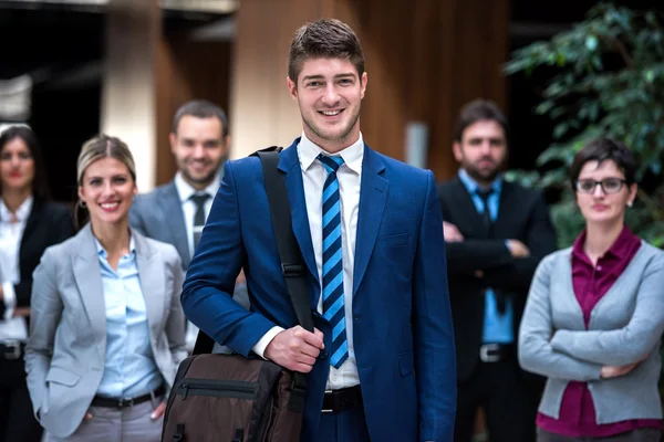 Equipo de jóvenes empresarios —  Fotos de Stock