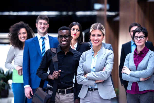 Equipa de jovens empresários — Fotografia de Stock