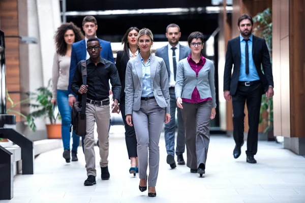 Equipo de jóvenes empresarios — Foto de Stock